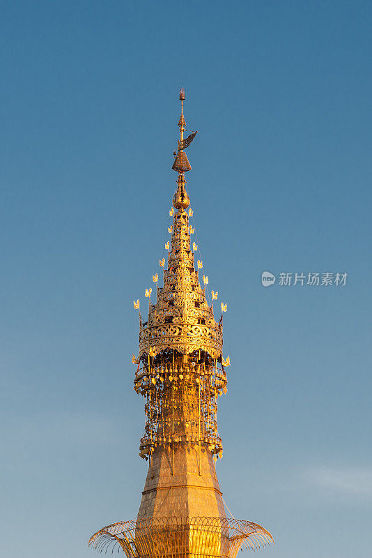 秀儿塔是一座位于仰光市中心的缅甸佛塔。在缅甸语中，它的另一个名字是Kyaik Athok Zedi，周围是繁忙的街道